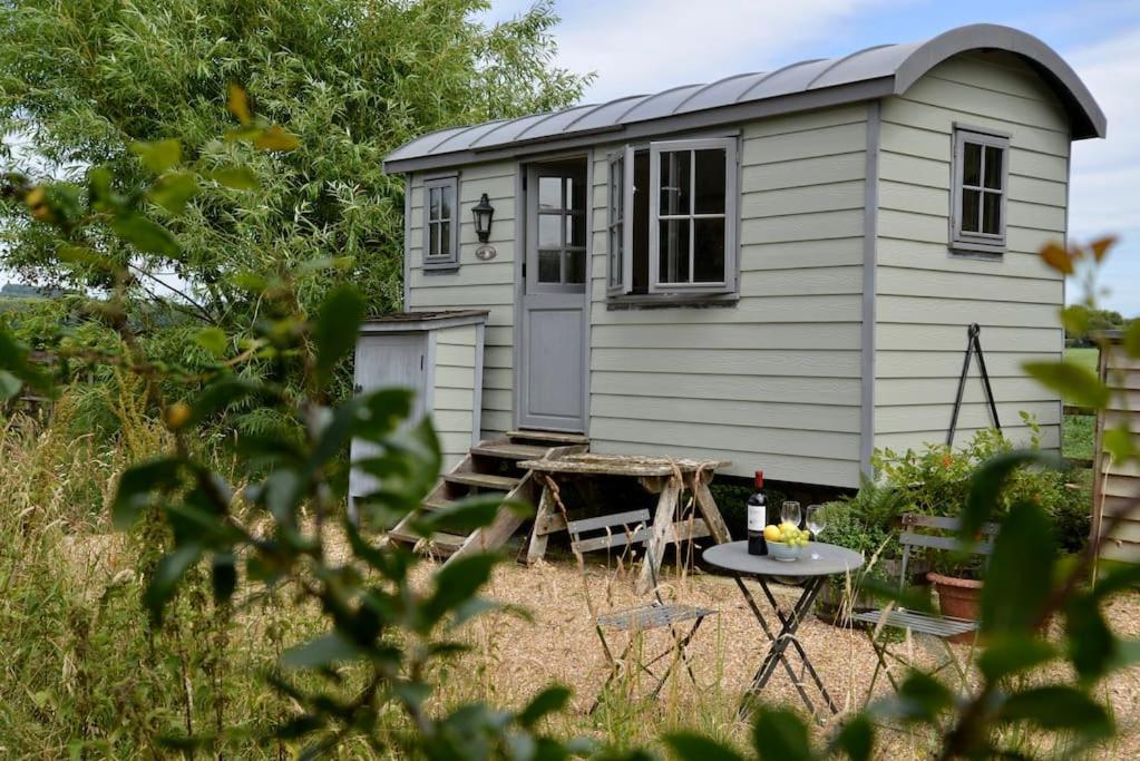 The Shepherd'S Hut @ Chichester Cottage Экстерьер фото